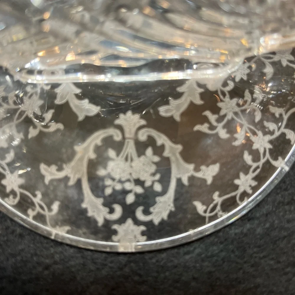 Fostoria double candle holder in Navarre pattern etched glass. Set of 2. - Picture 4 of 10